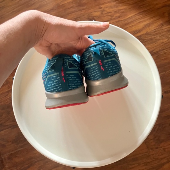 Brooks Levitate Energize Running Shoe sz9  5 EUC - Picture 4 of 6